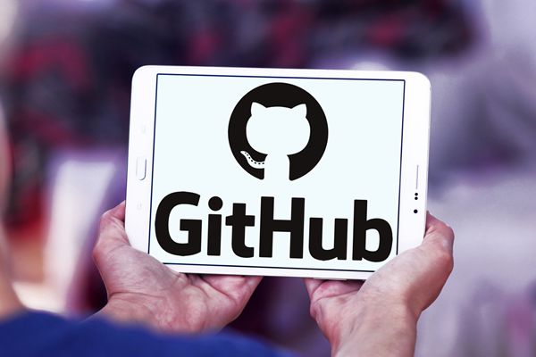 GitHub CEO 称AI 竞争是推动技术进步的关键