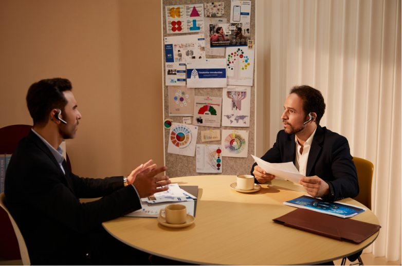 时空壶W4Pro AI同传耳机：商务外贸沟通的全能型解决方案