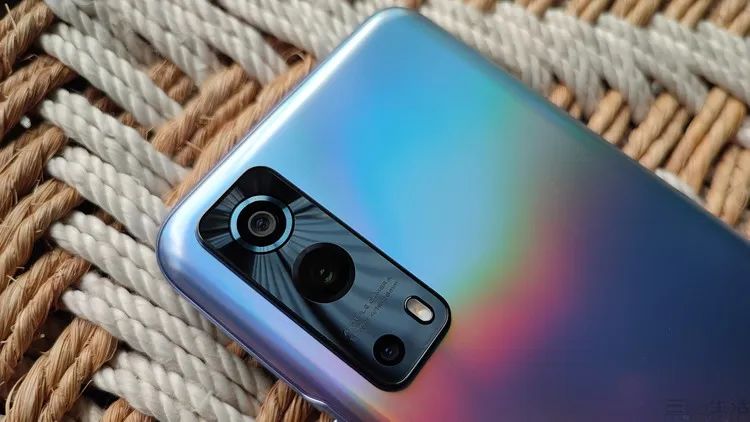 从“帮你拍”到“教你拍”，会是AI相机的正确方向吗