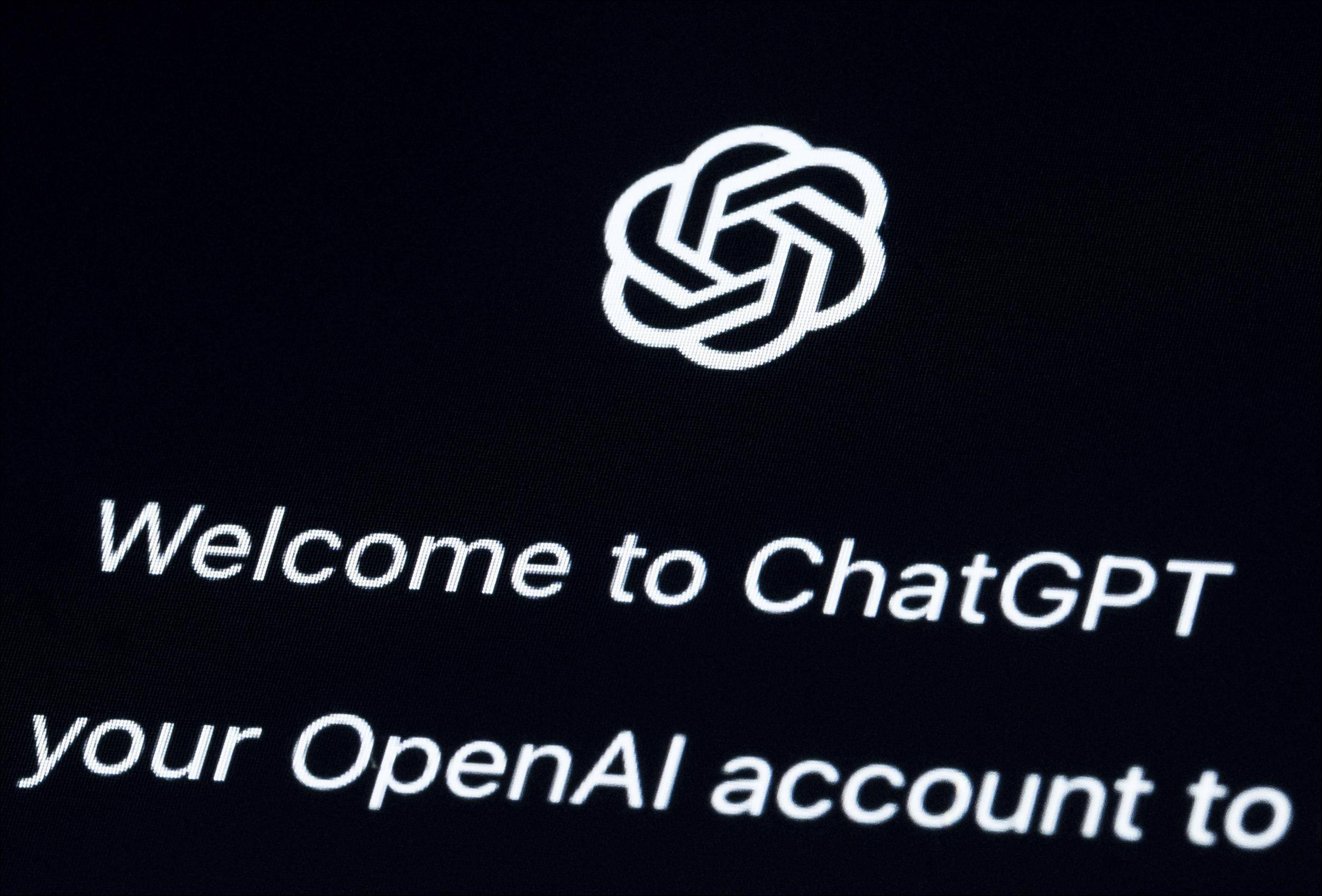 国内的类ChatGPT产品蹭热点的多，真能打的凤毛麟角