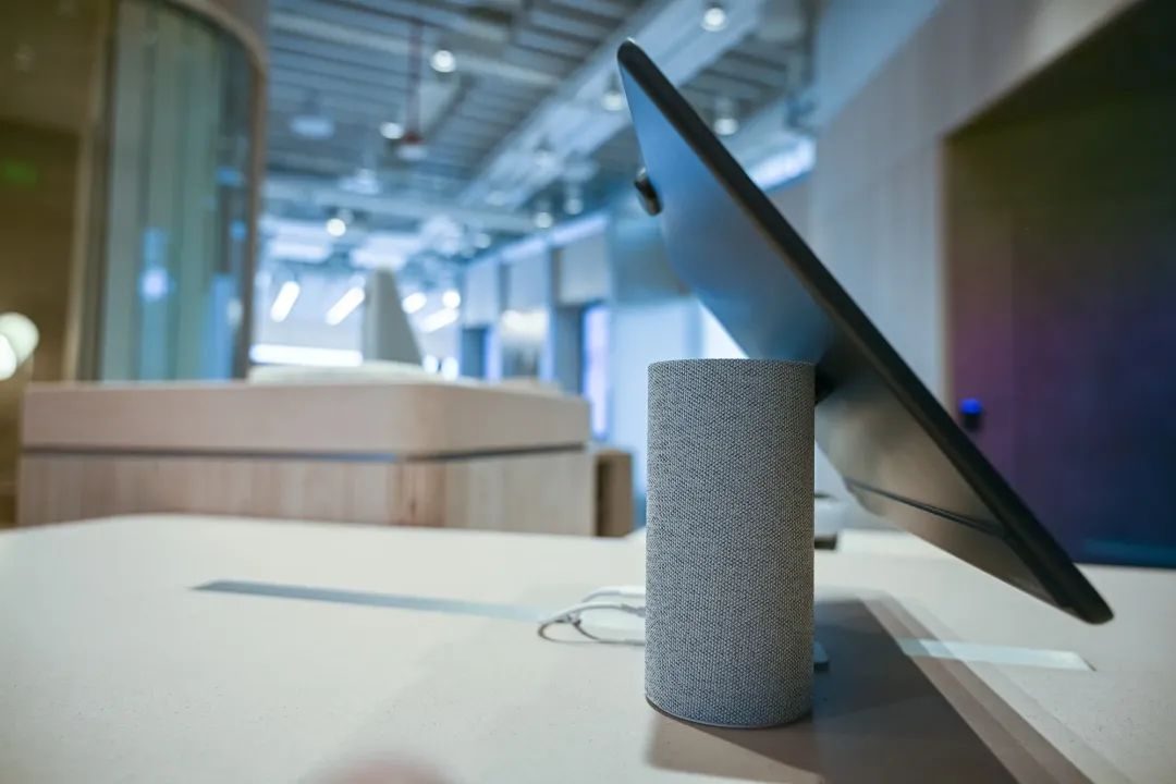 苹果被爆正探索机器人相关的新业务，9月10号推出首款AI iPhone