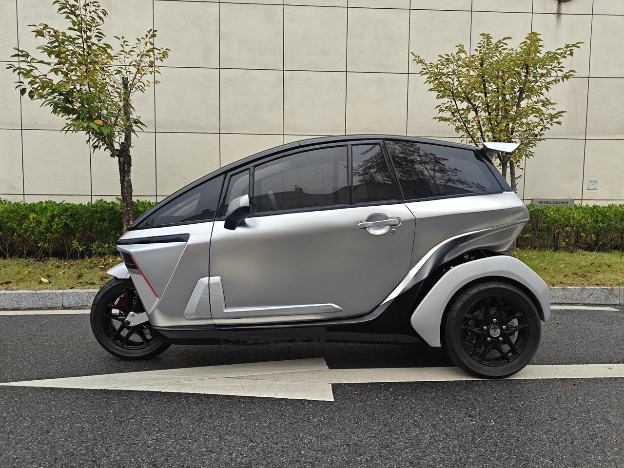 用AI改造传统出行，这家公司推出万元级智能三轮车 | 涌现NewThings